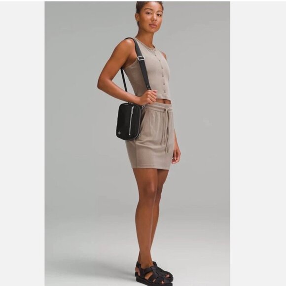 LuLulemon | Convertible Everywhere Crossbody Belt Bag - Picture 6 of 16